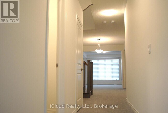 Building Photo - 22 Sassafras Rd