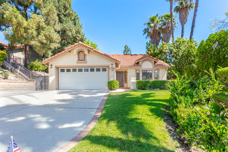 Primary Photo - 24729 Laurelcrest Ln
