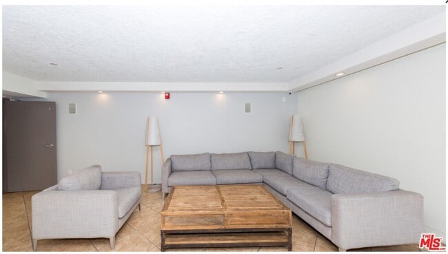 Building Photo - 5260 Bellingham Ave