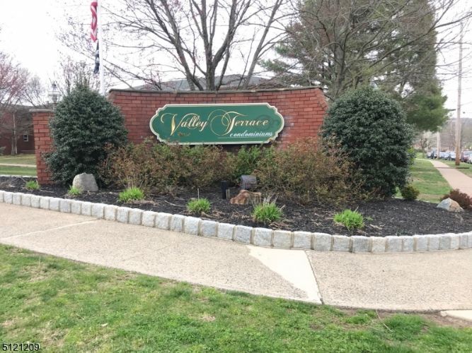 11C Hinchman Ave Unit 1C, Wayne, NJ 07470 Condo for Rent in Wayne