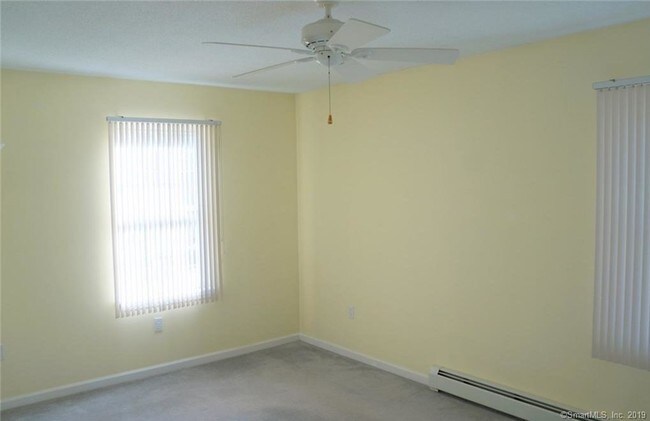 Building Photo - 5 Fitch Meadow Ln