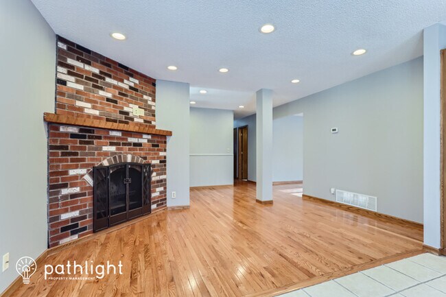Building Photo - 908 Sandhurst Drive W, Roseville, MN, 55113