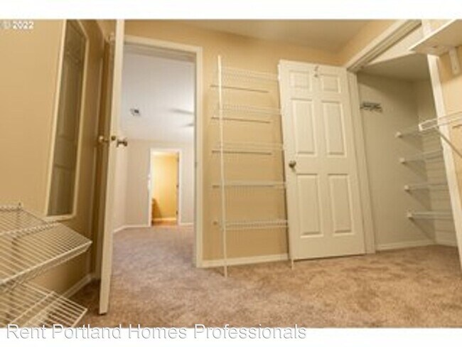 Building Photo - 3 br, 2.5 bath House - 14289 SE Christenso...