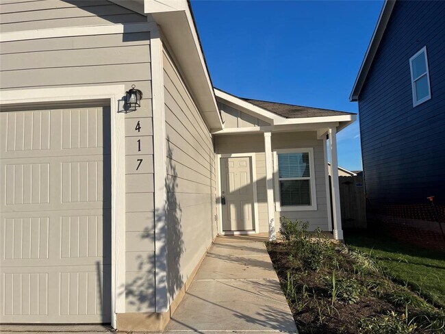 Building Photo - 417 Bass Dr