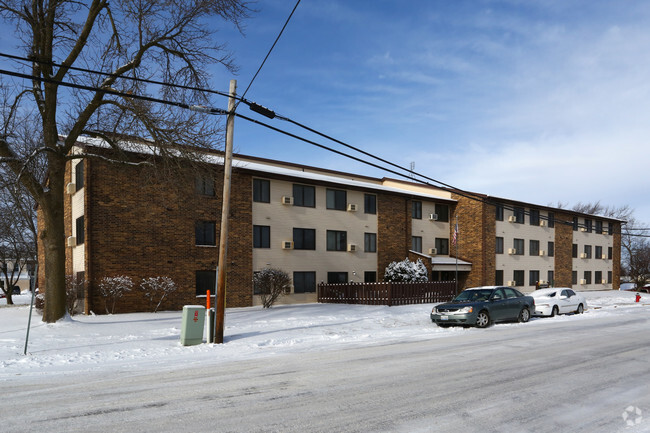 Campiña Village - Countryside Village Apartments