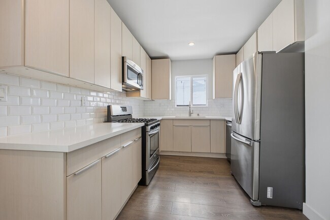 Building Photo - 3408 Bellevue Ave