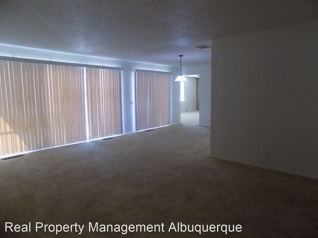 Foto del edificio - 3 br, 2 bath House - 7200 Bellrose Ave NE