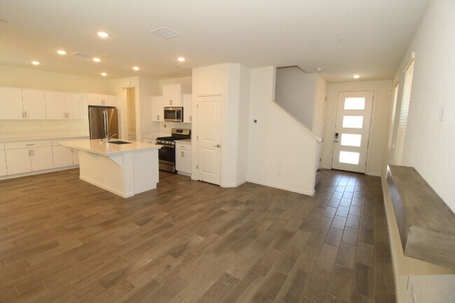 Foto del edificio - 651 Farmhouse Ave