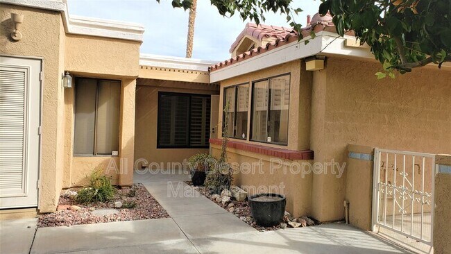 Foto del edificio - 41705 Navarre Ct