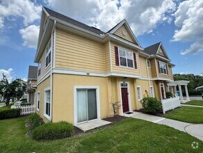 Building Photo - 2614 Lodi Cir
