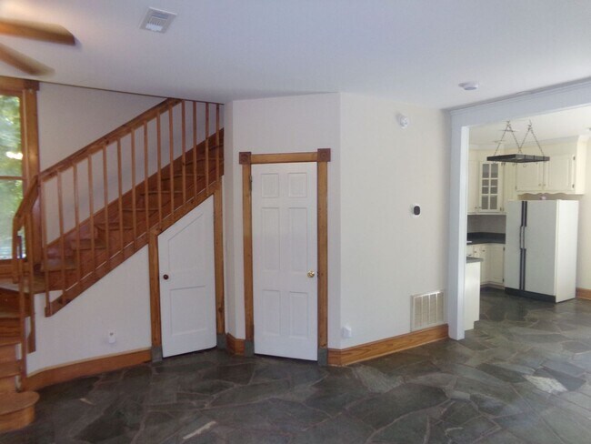 Foto del edificio - MOVE IN SPECIAL - 1/2 off the first FULL m...