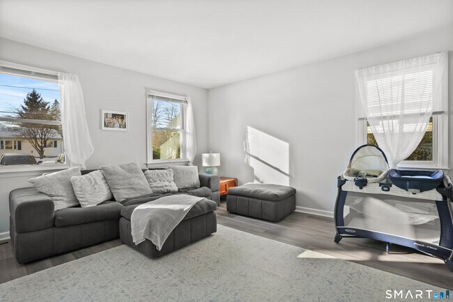 Foto del edificio - 215 York Rd