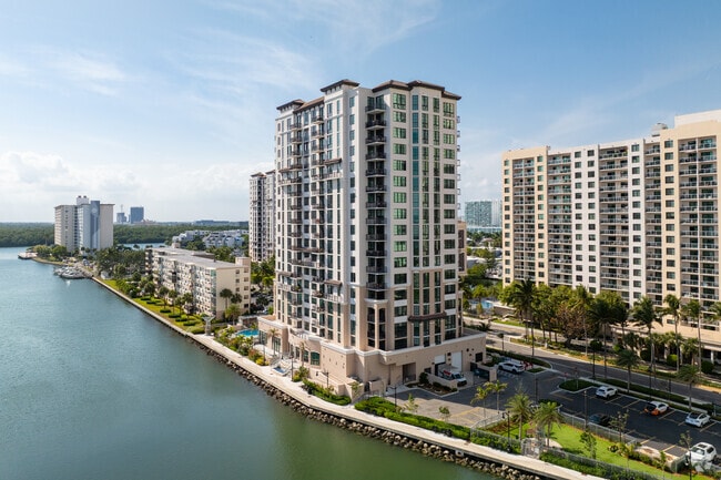 Building Photo - Marina del Sol