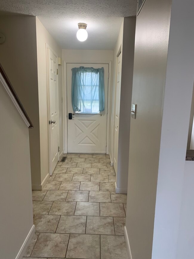 Tile Entry - 3523 Washington Pike