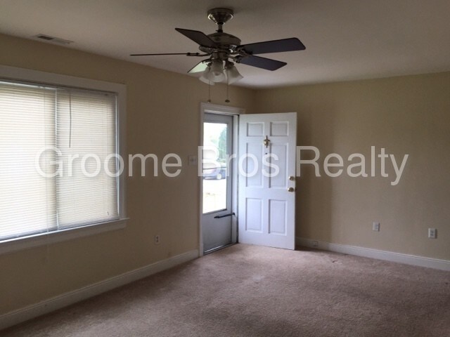 Foto del edificio - Fulton Hill Rancher with Garage