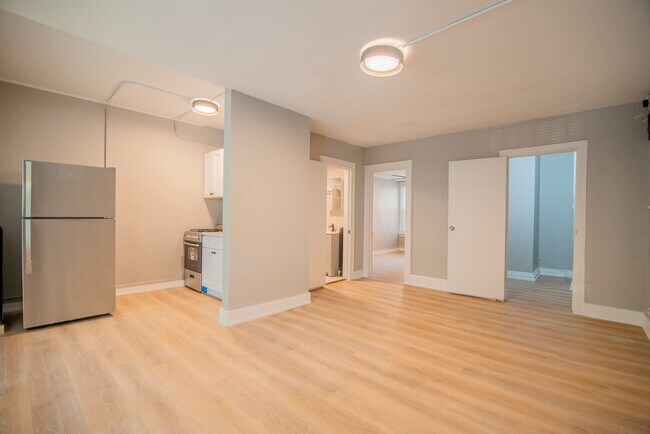 Foto del edificio - 1414 W Pratt Blvd