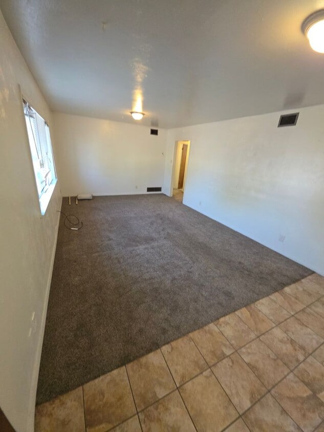 Primary Photo - 1355 Elm Ave