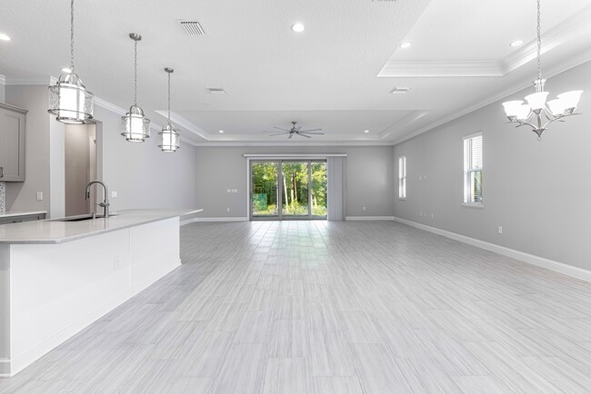Área de la sala de estar - 10146 Royal Island Ct