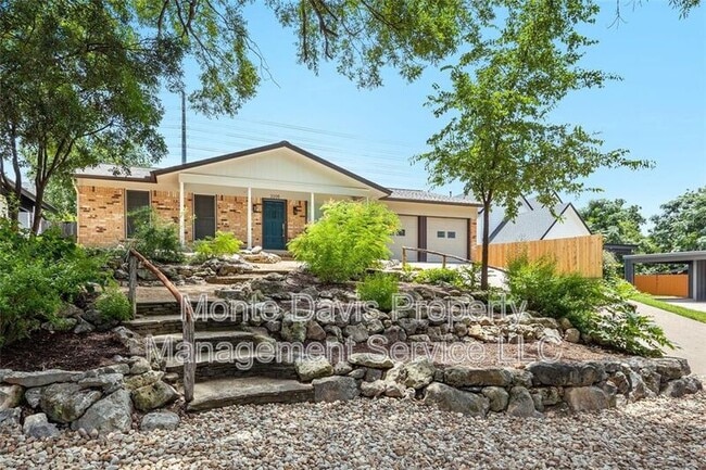 Building Photo - 3205 Santa Monica Dr