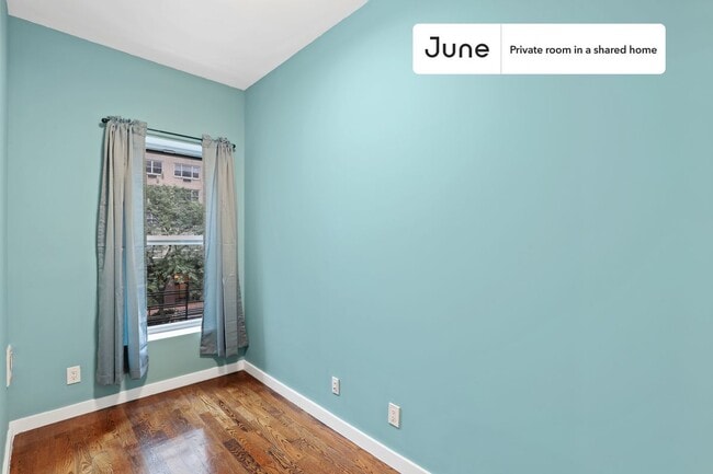 Building Photo - Room in Shared 3 bed/1 bath home