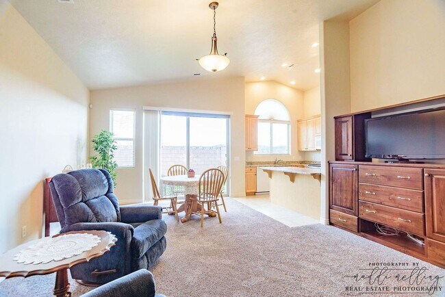 Building Photo - Crescent Heights Home