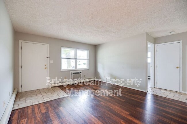 Building Photo - 14-107 Candlewood Court