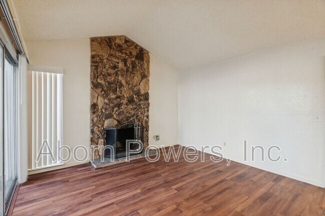 Foto del edificio - 7025 Catamaran Dr