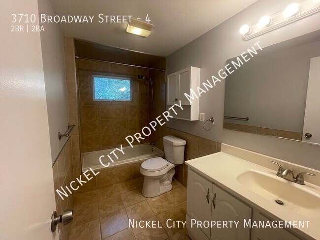 Foto del edificio - 3710 Broadway