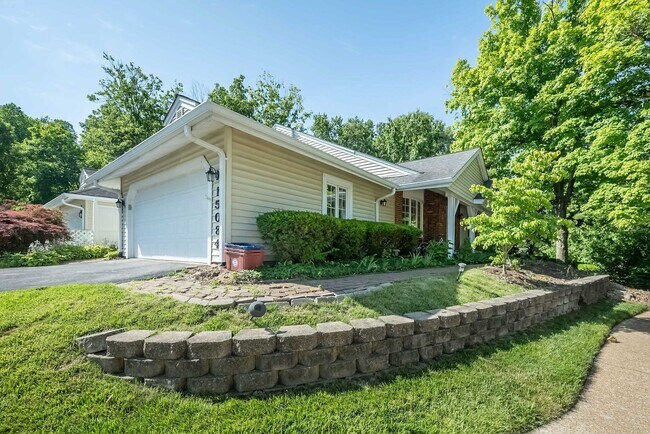 Building Photo - Charming 4 Bedroom, 3.5 Bathroom Condo for...