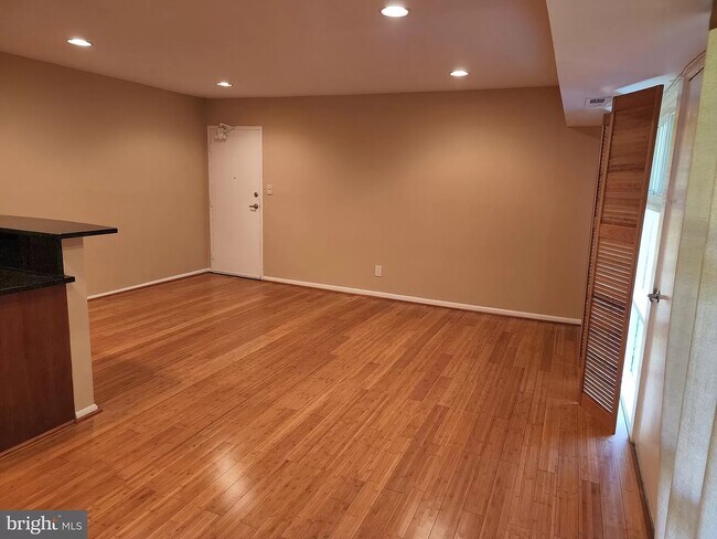 Foto del edificio - 7723 Donnybrook Ct