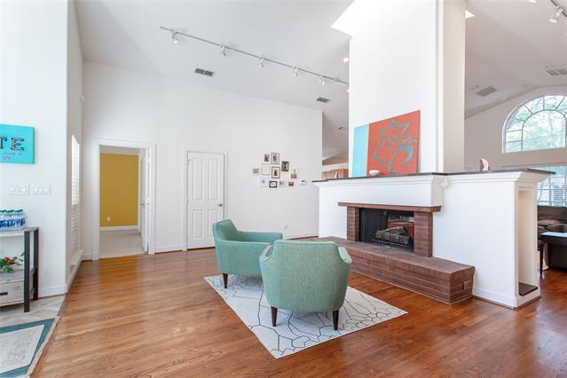 Foto del edificio - 4424 Vandelia St