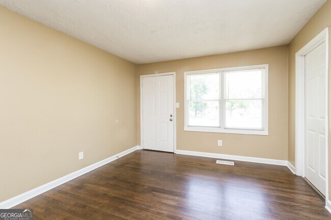 Building Photo - 3518 Bolfair Dr NW
