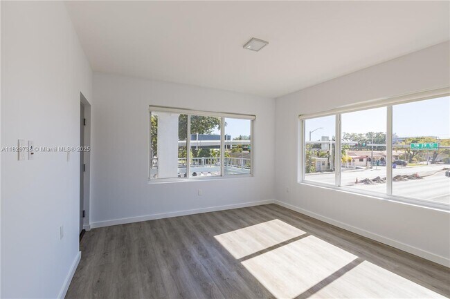 Foto del edificio - 1818 SW 22nd Ave