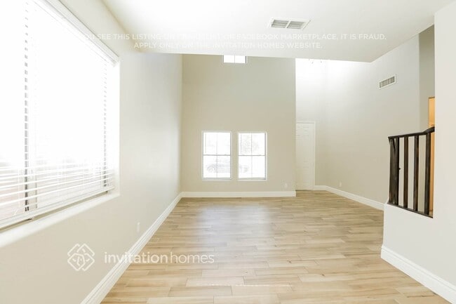 Building Photo - 9622 W Hazelwood St