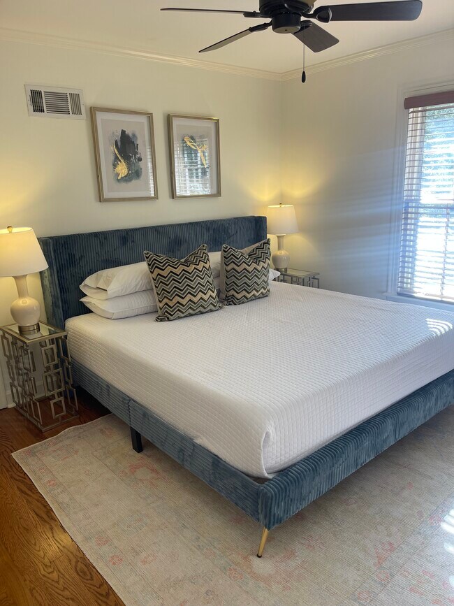 Foto del edificio - 311 Longest Rd