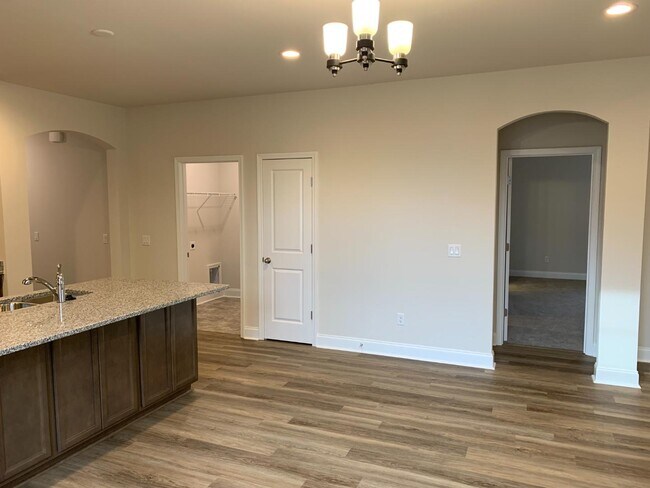 Foto del edificio - 2445 Bent Oak Rd