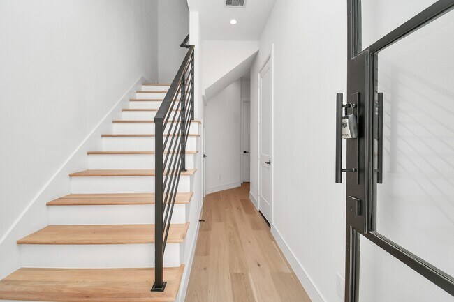 Foto del edificio - 4510 Old Yale St