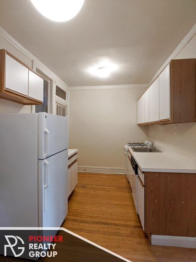 Foto del edificio - 1446 W Byron St