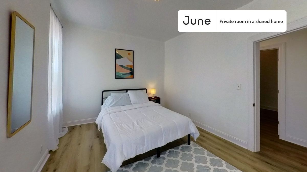 Foto principal - Private bedroom in 4 bed/1 bath Home