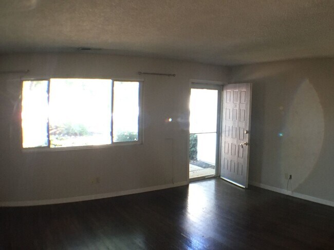 Foto del edificio - Nice single level home on cul de sac in Foxglenn neighborhood