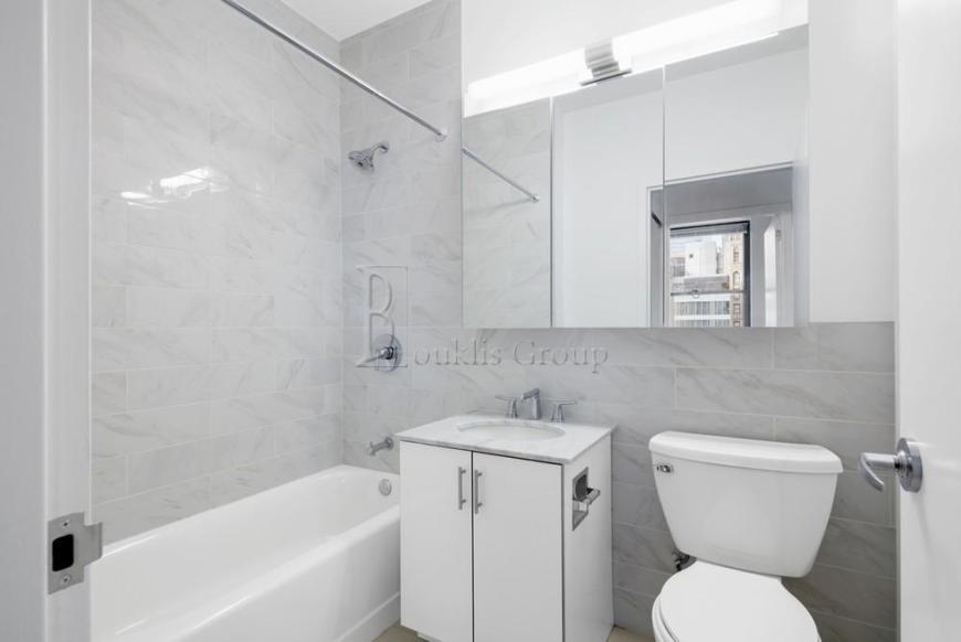 Building Photo - 2 bedroom in Manhattan NY 10280
