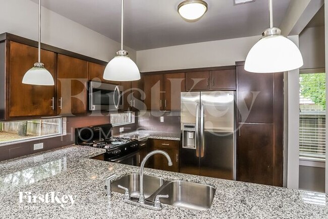 Foto del edificio - 4327 Darter St
