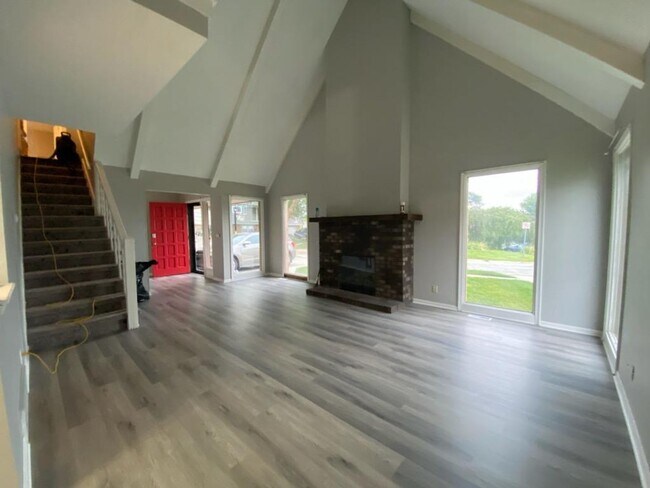 Foto del edificio - Conveniently Located 3 Bedroom with Unique...