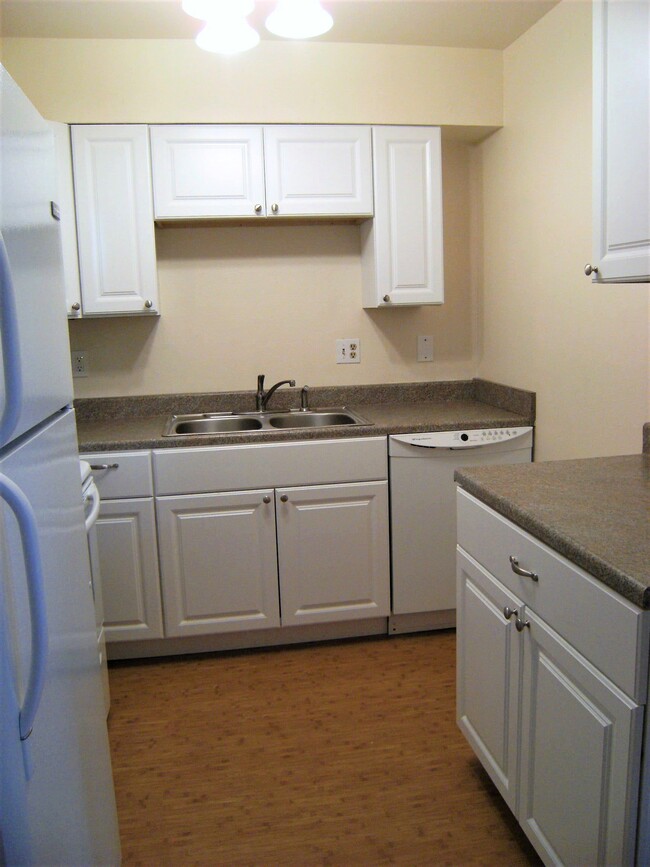 Building Photo - 9240 W 49th Ave