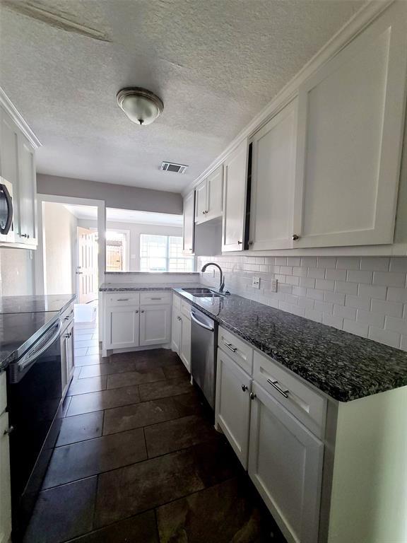 Building Photo - 1058 Willow Oaks Cir