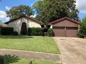Building Photo - 5535 Ashgate Dr