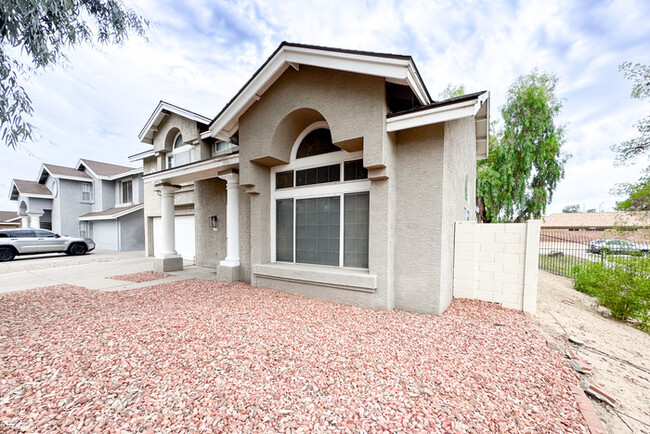 Building Photo - Home at 9th St/Union Hills! JOIN THE WAITL...