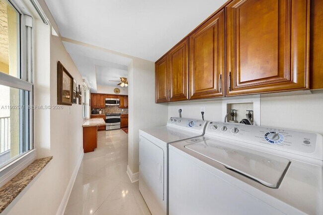 Foto del edificio - 3095 N Course Dr