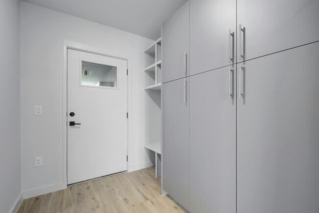 Foto del edificio - 4004 Banister Ln