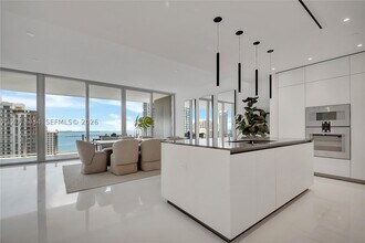 Building Photo - 300 Biscayne Blvd